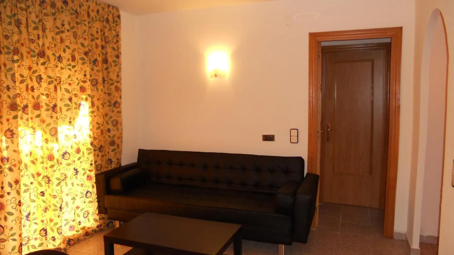 Apartamentos Indasol Salou İspanya